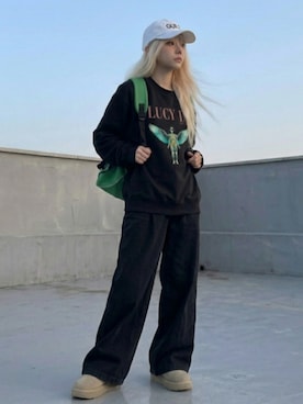 「LUCY IN RECORDのLUCY IN RECORD - INLUCY0スウェットシャツ
（スウェット、ブラック系）」を使った、lucyinrecordさん（レディース・161cm）の春コーディネート