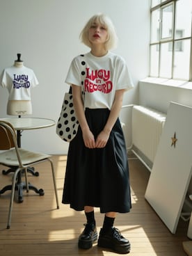 「Dr. Martens（ドクターマーチン）のアイテム」を使った、lucyinrecordさん（レディース・161cm）の秋コーディネート