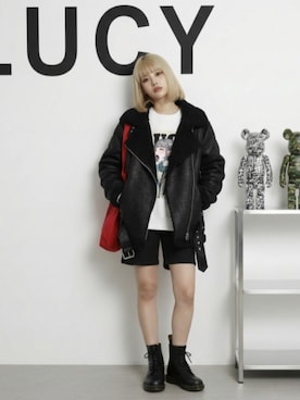 「アイテム（ムートンコート）」を使った、lucyinrecordさん（レディース・161cm）の秋コーディネート