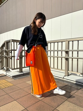 AVIREXのスカート（オレンジ系）を使った人気ファッション