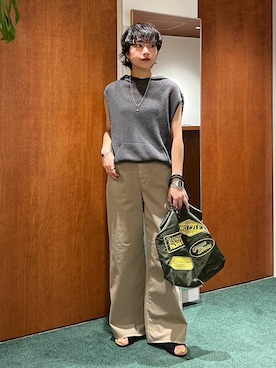 「surt（サート）のSURT(サート) / スーパーWストレートチノパンツ【WEB限定サイズ】（デニムパンツ、ベージュ系）」を使った、byyamaguchiさん（レディース）の春コーディネート