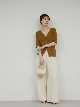 「GALLARDAGALANTE（ガリャルダガランテ）のリネンダブルタックパンツ（その他パンツ、ベージュ系）」を使った、gg__erinaさん（レディース・165cm）の春コーディネート