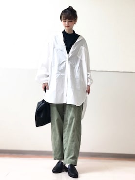 「アイテム（Tシャツ/カットソー、ブラック系）」を使った、erina🥀さん（レディース・164cm）の秋コーディネート