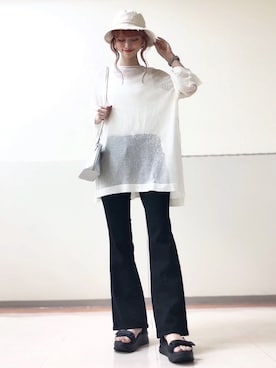 「モノトーンコーデ」｜「アイテム（アンサンブル）」を使った、erina🥀さん（レディース・164cm）の夏コーディネート