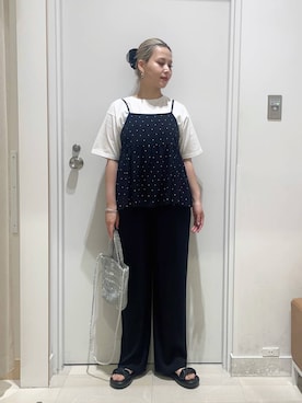 「アイテム（クラッチバッグ、シルバー系）」を使った、まるこさん（レディース・156cm）の春コーディネート