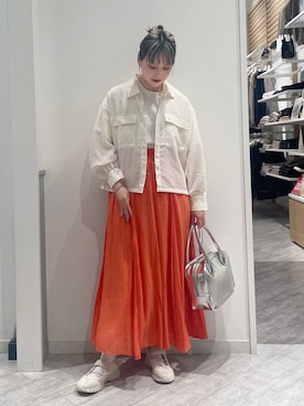 「アイテム（ボストンバッグ、グレー系）」を使った、まるこさん（レディース・156cm）の春コーディネート