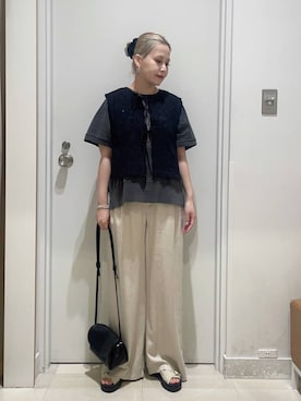 「GLOBAL WORK（グローバルワーク）のスペ軽お財布ショルダー2/580785（ショルダーバッグ、ブラック系）」を使った、まるこさん（レディース・156cm）の春コーディネート