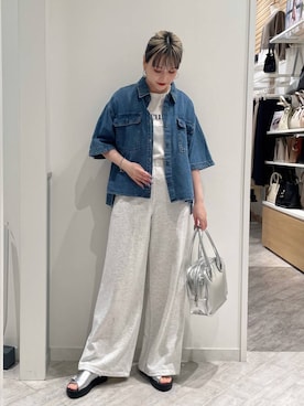 「アイテム（ボストンバッグ、グレー系）」を使った、まるこさん（レディース・156cm）の春コーディネート