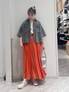 「アイテム（ボストンバッグ、グレー系）」を使った、まるこさん（レディース・156cm）の春コーディネート