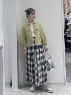 「アイテム（ボストンバッグ、グレー系）」を使った、まるこさん（レディース・156cm）の春コーディネート