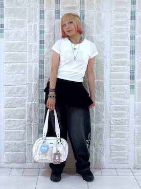 「アイテム（パスケース）」を使った、吉井紗彩さん（レディース・155cm・20代）の夏コーディネート