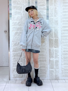 「アイテム（パーカー）」を使った、吉井紗彩さん（レディース・155cm）の夏コーディネート