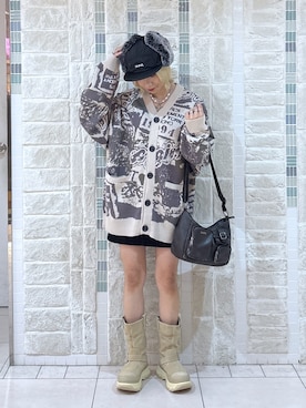 「アイテム（デニムスカート）」を使った、吉井紗彩さん（レディース・155cm・20代）の秋コーディネート