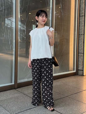 「NANO universe（ナノユニバース）のシャーリングバルーントップス（シャツ/ブラウス、ホワイト系）」を使った、nanamiさん（レディース・158cm）の夏コーディネート