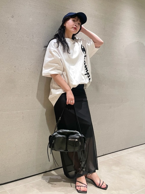 tシャツ 「Champion」ピグメントロゴビッグＴシャツ レディース Champion】ピグメントロゴビッグTシャツ(カットソー)｜トップス