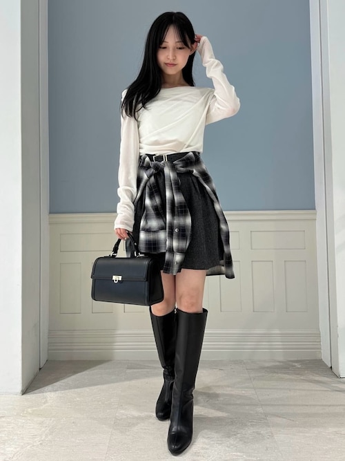 デコルテタックフロッキーチュールトップス（Tシャツ/カットソー