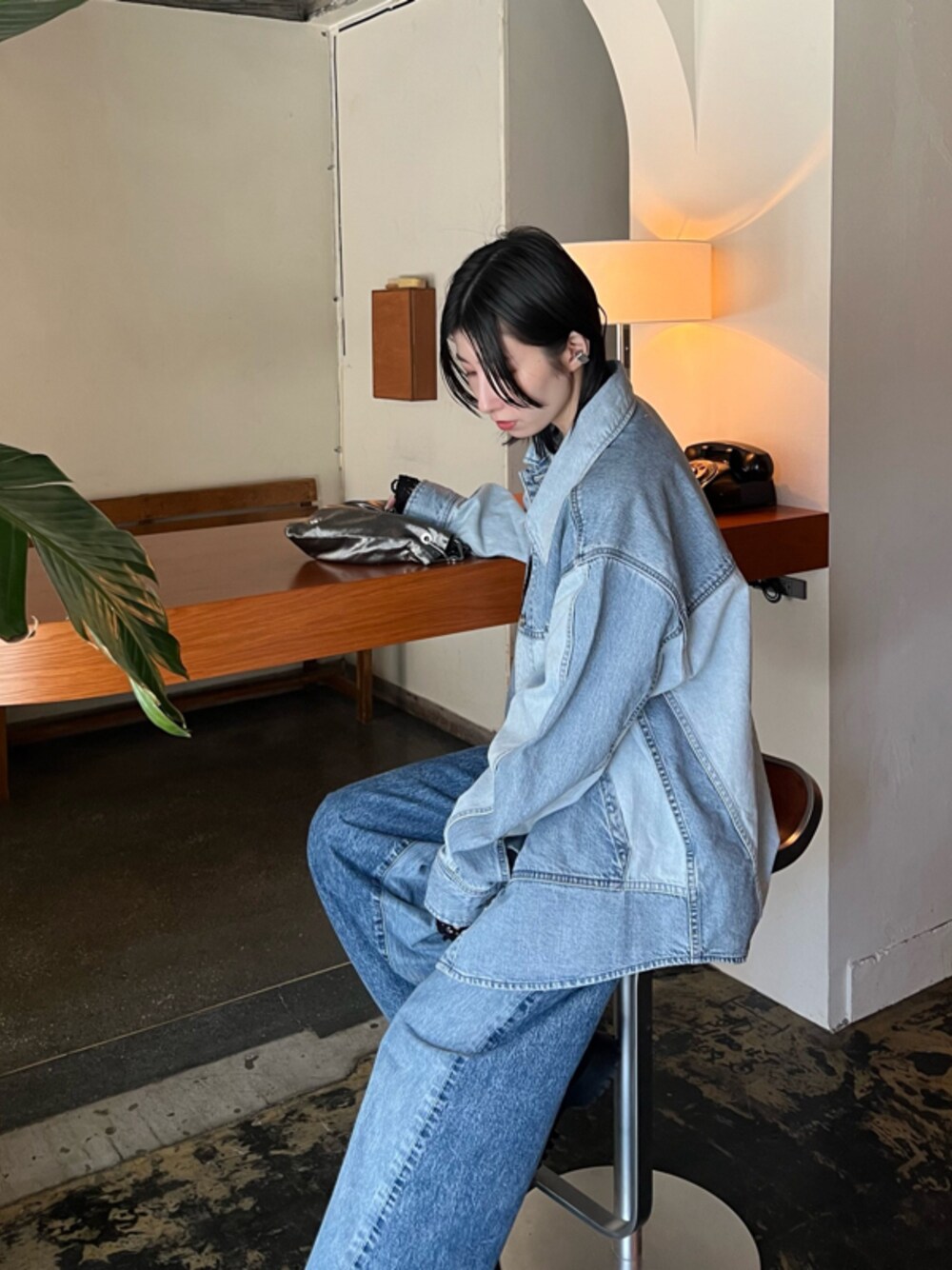 「コラボレーションアイテム、ジャケット、デニム、アウター、ブルベ、骨格ストレート」｜「FRAY I.Dの【upper hights】THE　TIBBYデニムジャケット（デニムジャケット、その他）」を使った、FRAY I.Dさん（レディース・161cm）の春コーディネートの1枚目の写真