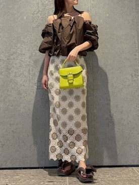 「FRAY I.D（フレイアイディー）のトラペーズフラップバックルバッグ（ハンドバッグ、グリーン系）」を使った、FRAY I.Dさんの春コーディネート