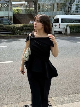 「FRAY I.D（フレイアイディー）の【00サイズあり】センタープレスセミフレアーパンツ（スラックス、ブラック系）」を使った、FRAY I.Dさんの春コーディネート