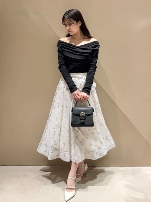【新品未使用】ギャザーオフショルカットソー　white USAGI ONLINE・ZOZO限定】ギャザーオフショルカットソー（Tシャツ