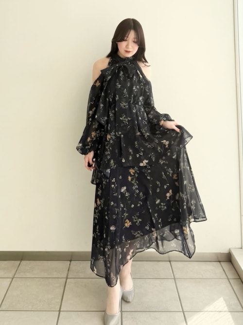 00サイズ】フラワープリントオフショルティアードワンピース