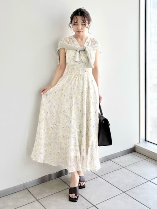 ラインフラワープリントカシュワンピース(マキシ・ロング