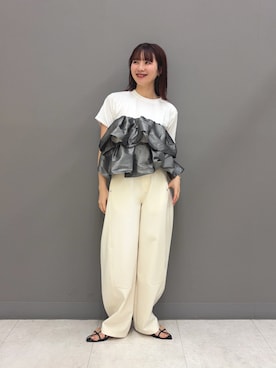 「SENSE OF PLACE by URBAN RESEARCH(センスオブプレイスバイアーバンリサーチ)のシャイニーフリルドッキングカットトップ(Tシャツ/カットソー、ホワイト系)」を使った、りなてぃさん(レディース・154cm)の夏コーディネート
