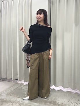 「アイテム（ニット/セーター）」を使った、りなてぃさん（レディース・154cm）の秋コーディネート