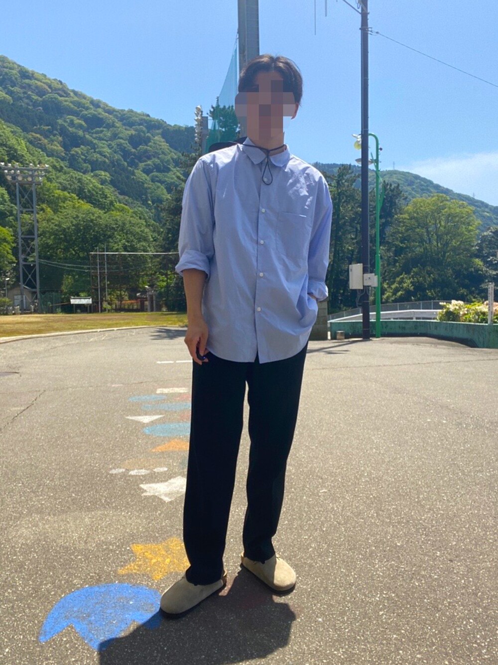 「今日のコーデ、メンズファッション、アークテリクス、シャツスタイル、ビルケンシュトック」｜「GUのアイテム（シャツ/ブラウス、グレー系）」を使った、尊(そん)くんさん（メンズ・175cm）の春コーディネートの1枚目の写真