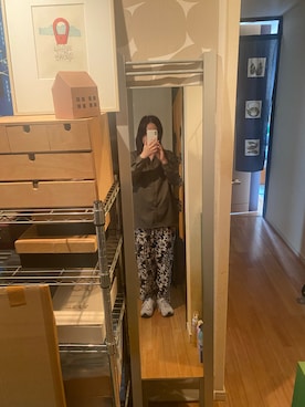 「柄パンツ」｜りりさん（レディース・159cm）の春コーディネート