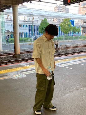 「kutir（クティール）のアイテム（シャツ/ブラウス、イエロー系）」を使った、まるひろさん（メンズ・162cm）の夏コーディネート