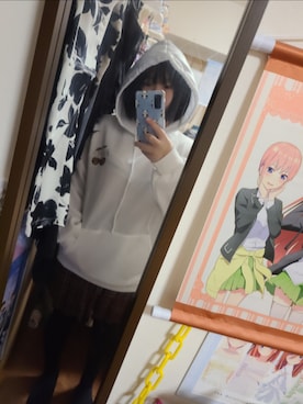 「アイテム（パーカー）」を使った、中村灰夜さん（レディース・144cm）の秋コーディネート