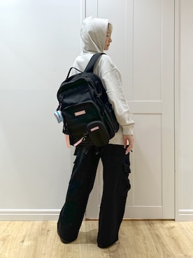 「スニーカーコーデ」｜「アイテム（財布/小物）」を使った、せいらさん（レディース・163cm）の夏コーディネート
