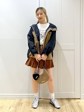 「アイテム（ポーチ）」を使った、せいらさん（レディース・163cm）の秋コーディネート