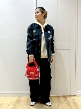 「アイテム（キーホルダー）」を使った、せいらさん（レディース・163cm）の秋コーディネート