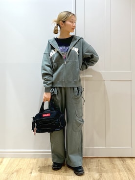 「アイテム（キーホルダー）」を使った、せいらさん（レディース・163cm）の夏コーディネート