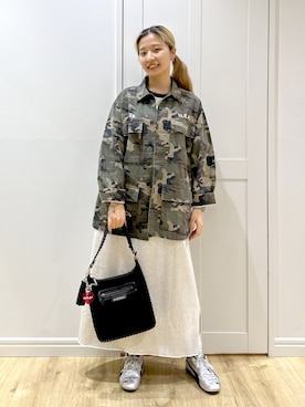 「アイテム（ミリタリージャケット）」を使った、せいらさん（レディース・163cm）の秋コーディネート