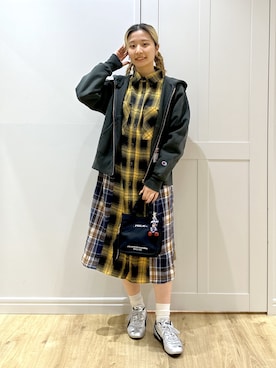 「アイテム（キーホルダー）」を使った、せいらさん（レディース・163cm）の秋コーディネート