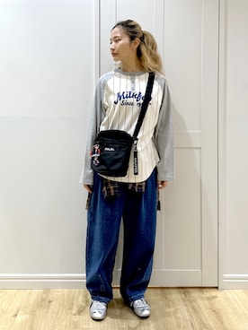 「アイテム（キーホルダー）」を使った、せいらさん（レディース・163cm）の秋コーディネート
