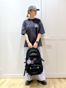 「アイテム（キーホルダー）」を使った、せいらさん（レディース・163cm）の夏コーディネート