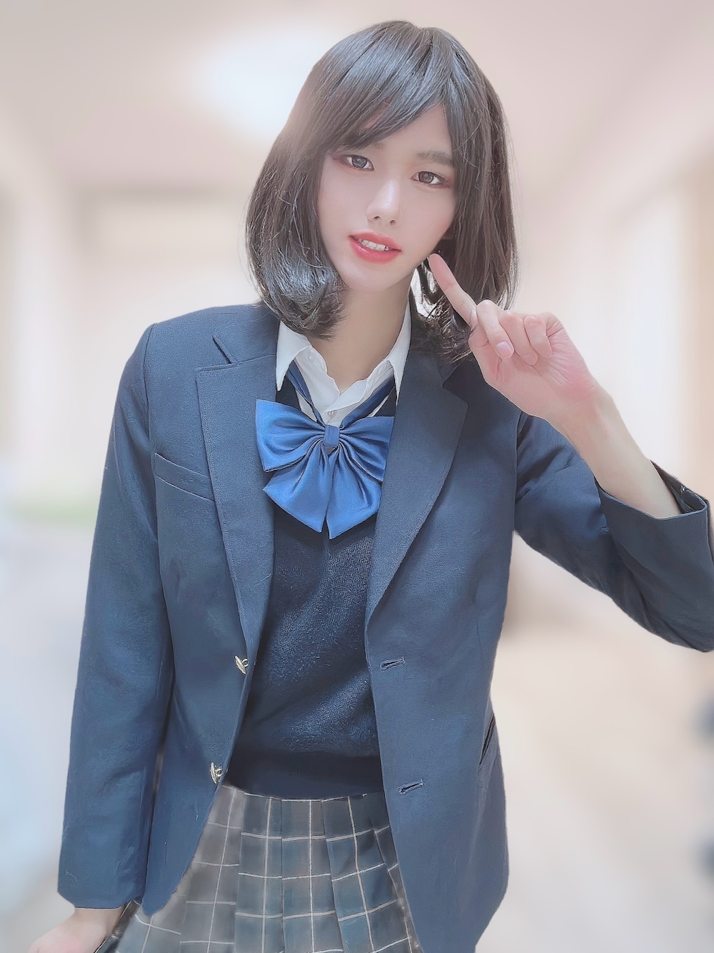 「女装、制服」｜「CONOMIのアイテム（蝶ネクタイ、ブルー系）」を使った、ひかりさん（レディース・174cm）の春コーディネートの1枚目の写真
