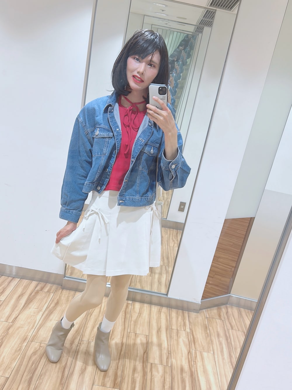 「女装、ハニーズ、春服コーデ、おしゃれさんと繋がりたい、高身長女子」｜「Honeysのリボン付プリーツスカート（スカート、ホワイト系）」を使った、ひかりさん（レディース・174cm）の春コーディネートの1枚目の写真