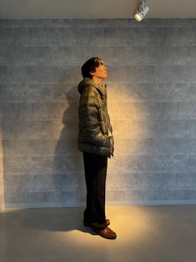 「URBAN RESEARCH DOORS（アーバンリサーチドアーズ）のウールブレンドネップワンタックパンツ（その他パンツ）」を使った、みやけけいたさん（メンズ・177cm）の冬コーディネート