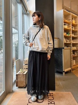 「ウェーブ×カジュアル」｜「アイテム（スカート）」を使った、moeさん（レディース・159cm）の春コーディネート