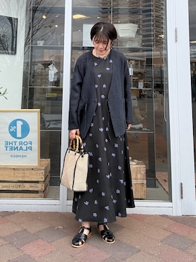 「URBAN RESEARCH DOORS（アーバンリサーチドアーズ）のLe GLAZIK　SLEEVELESS DRESS（ワンピース、ブラック系）」を使った、moeさん（レディース・159cm）の春コーディネート