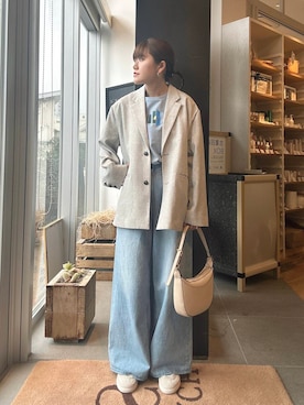 「ウェーブ×カジュアル」｜「アイテム（スニーカー）」を使った、moeさん（レディース・159cm）の春コーディネート