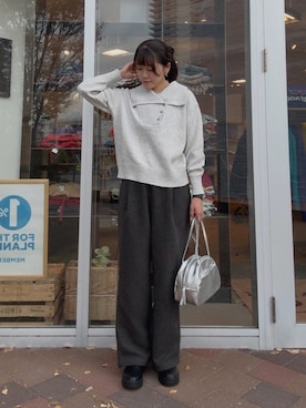 「アイテム（ボストンバッグ、シルバー系）」を使った、moeさん（レディース・159cm）の秋コーディネート