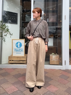 「RODE SKO（ロデスコ）のお財布ショルダーバッグ（ショルダーバッグ）」を使った、moeさん（レディース・159cm）の夏コーディネート