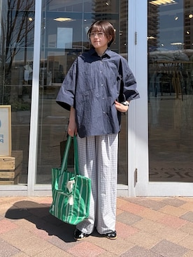 「かぐれ（カグレ）のワイドハーフスリーブシャツ（シャツ/ブラウス、ブルー系）」を使った、moeさん（レディース・159cm）の春コーディネート