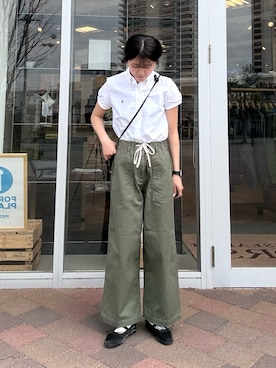 「URBAN RESEARCH DOORS（アーバンリサーチドアーズ）のFolna　ソフトレザー2WAY巾着ショルダー（ショルダーバッグ、ブラック系）」を使った、moeさん（レディース・159cm）の春コーディネート